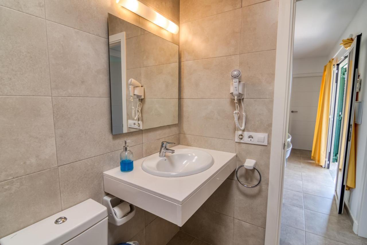קאלאן בוש Apartamentos Las Golondrinas מראה חיצוני תמונה